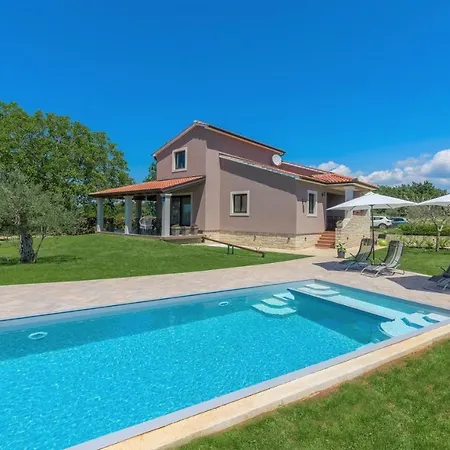 House Casa vacanze Tinjan