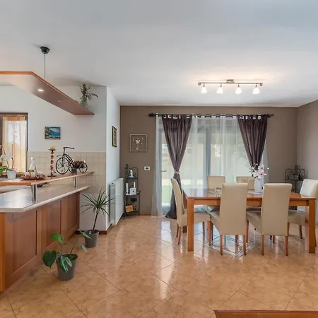 House Tinjan